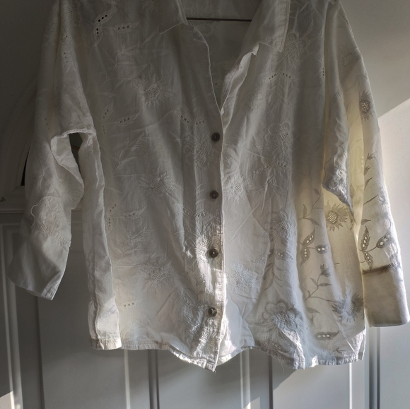 Josie Natori Eyelet Button Down Shirt Size Large - Picture 2 of 8